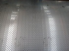供应扁豆形花纹钢板 304不锈钢压花钢板 质优价廉