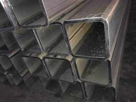 Q235薄壁镀锌矩形管规格表 厂家直销铁扁通/重庆方钢管市场价格